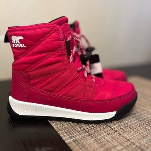 NWT Kids Sorel boots. Insulated and water proof. Hot pink. Size 11